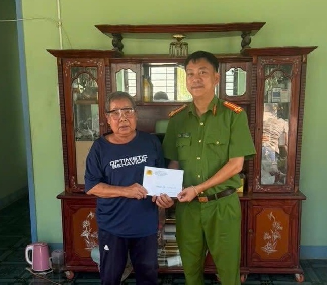 Công an xã Ea Trang tổ chức các hoạt động tri ân nhân dịp kỷ niệm 79 năm Ngày thương binh - Liệt Sỹ (27/7/1947 - 27/7/2026)