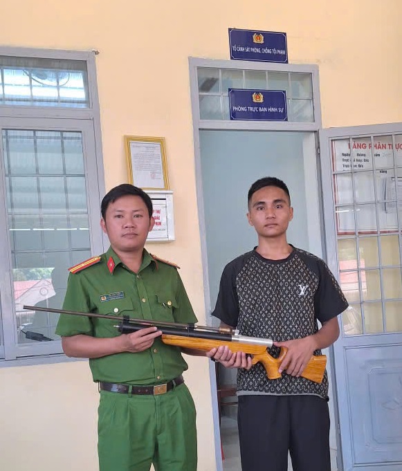 CHỦ ĐỘNG GIAO NỘP VŨ KHÍ – VÌ BÌNH YÊN CỦA MỖI GIA ĐÌNH VÀ CỘNG ĐỒNG